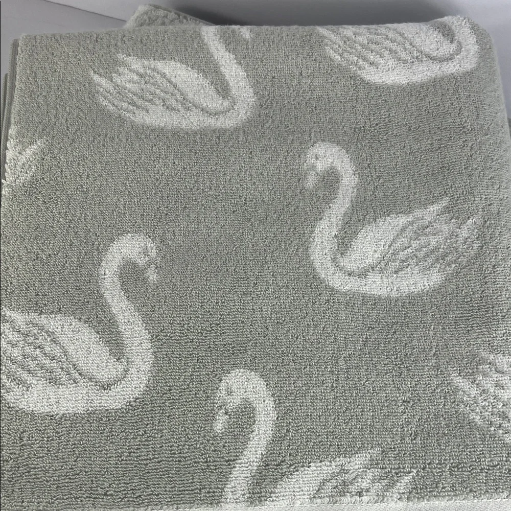 Deborah Connolly Swan Print Bath Towel Set Gray White Quick Dry Cotton 2 Pc NEW